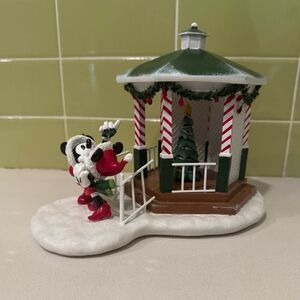 Disney Mickey Mouse Mistletoe Gazebo – St. Nicholas Square 2021 Hand-Painted